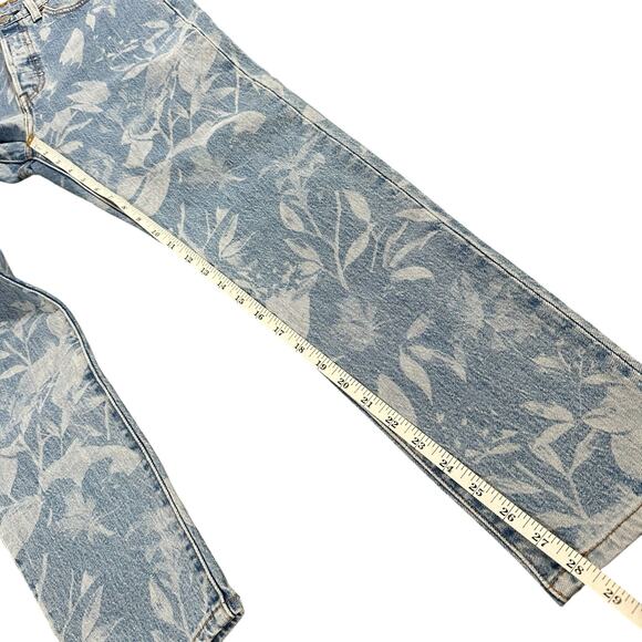 Levi's Women's 501 Short Skinny Floral Jeans Size 27x28 - Picture 4 of 7